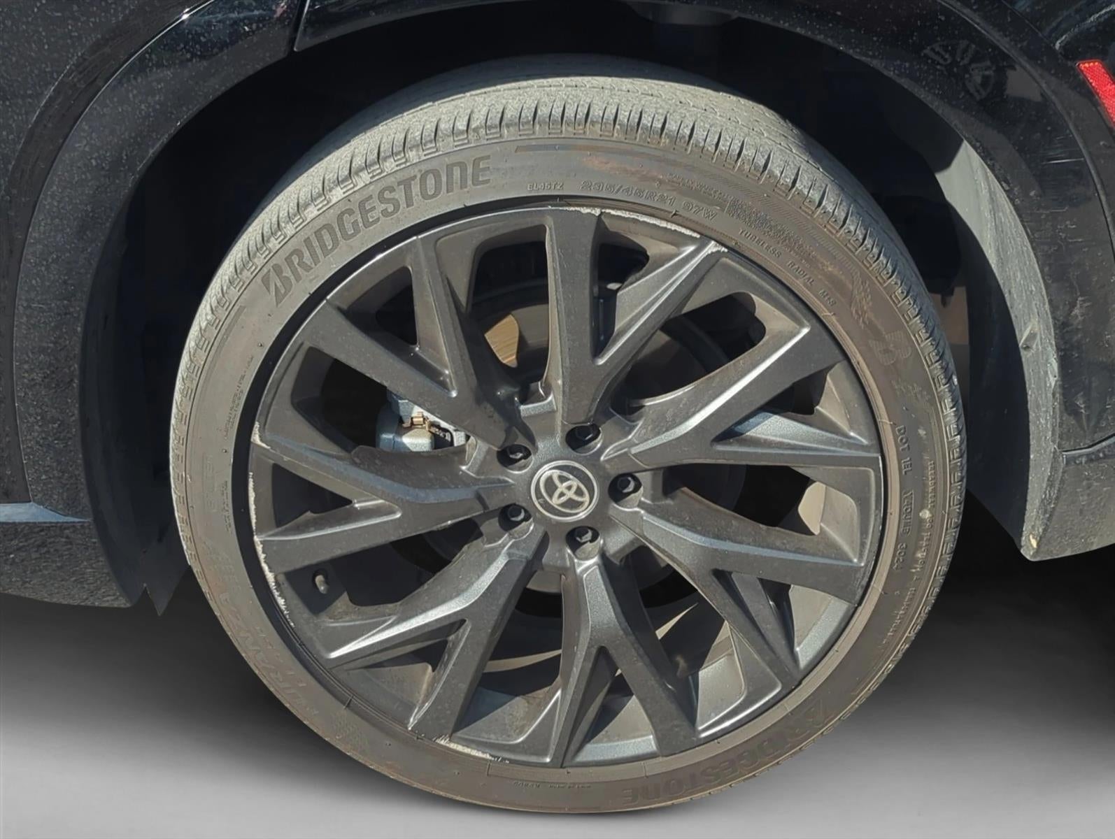 2025 Toyota Crown Signia Limited AWD (Natl)