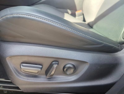 2025 Toyota Crown Signia Limited AWD (Natl)