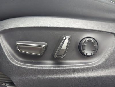 2025 Toyota Crown Signia XLE AWD (Natl)