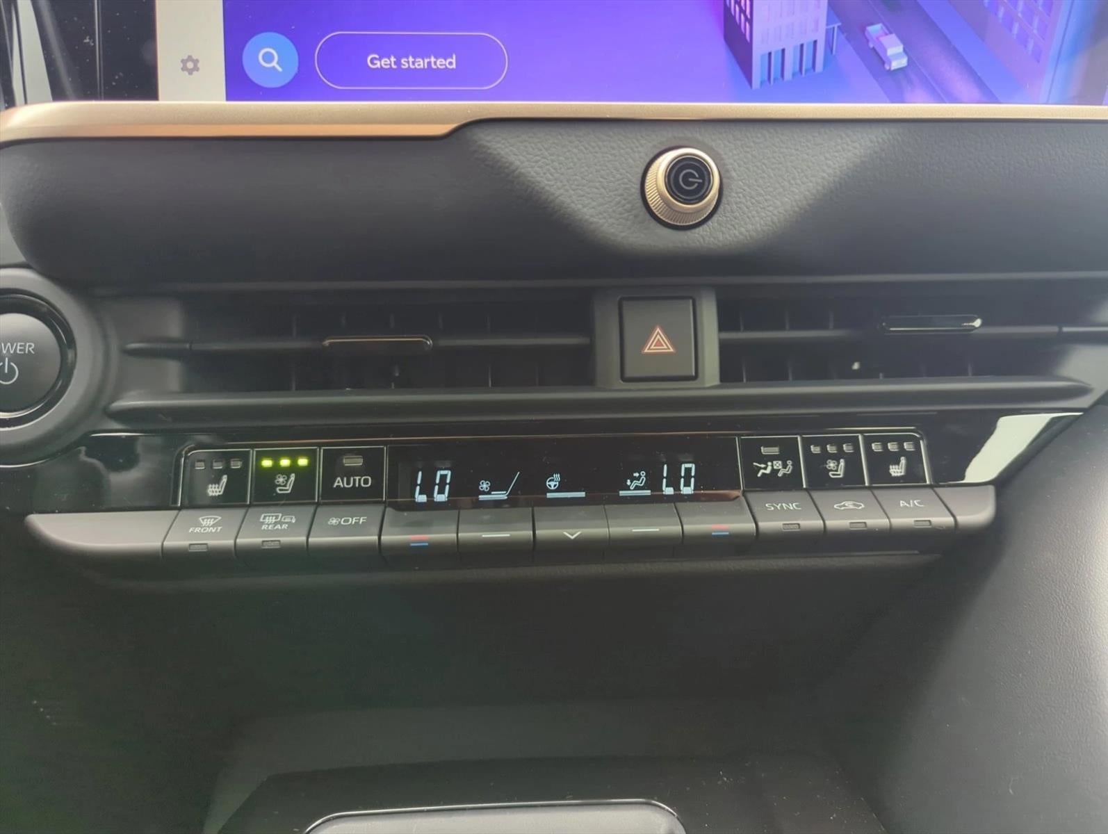 2025 Toyota Crown Signia XLE AWD (Natl)