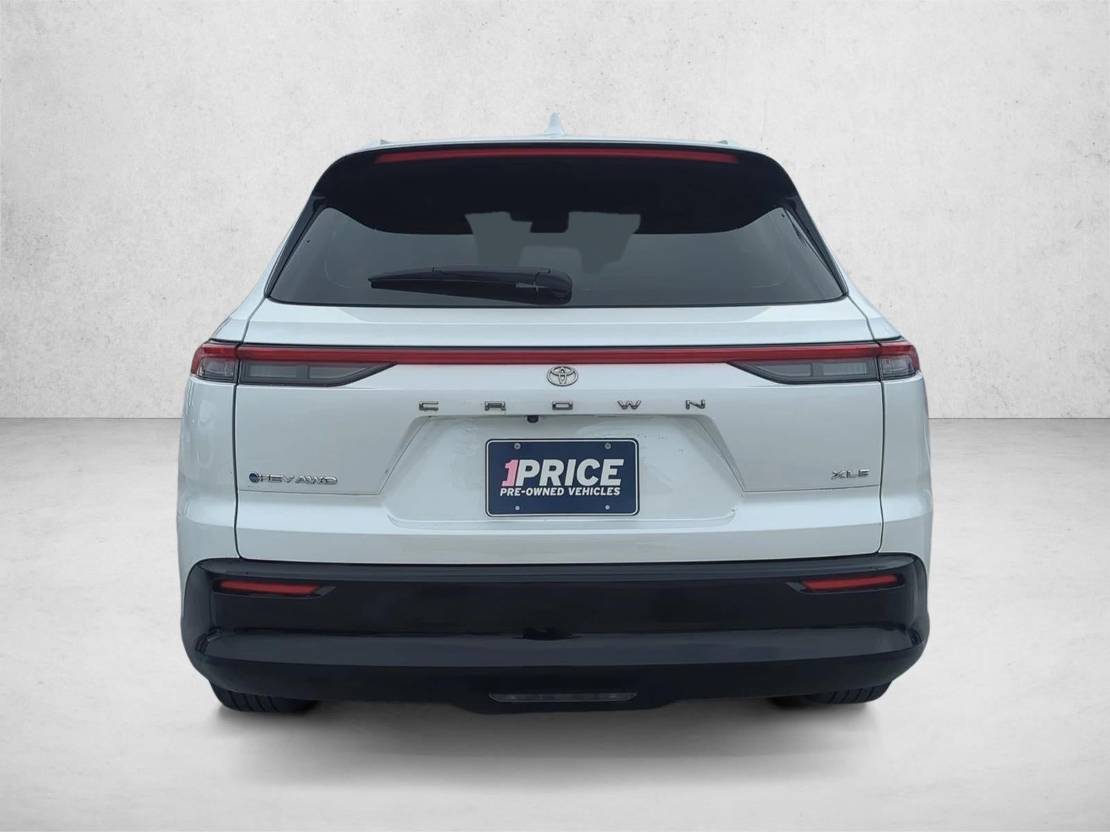 2025 Toyota Crown Signia XLE AWD (Natl)