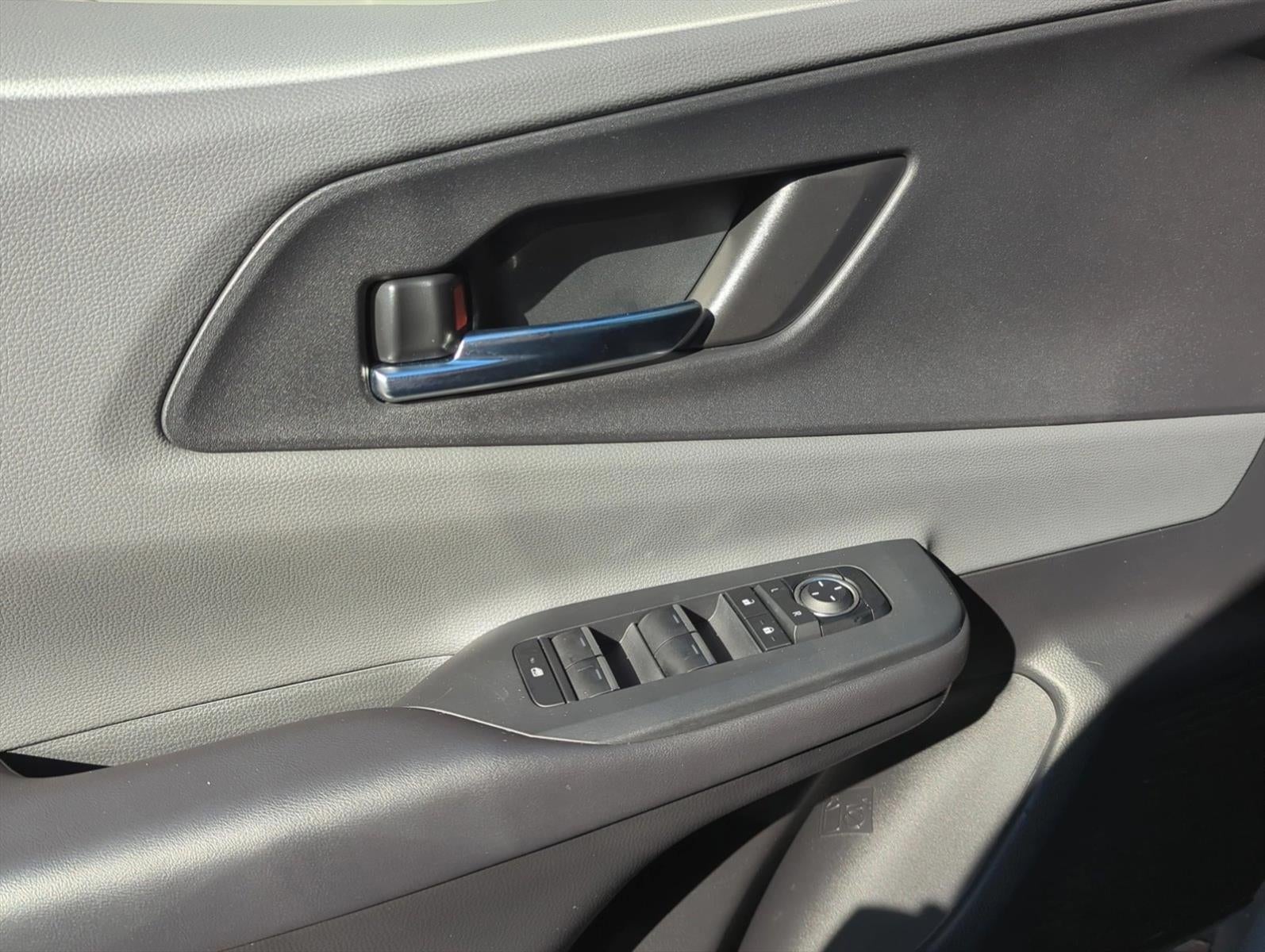 2025 Toyota Prius XLE (Natl)