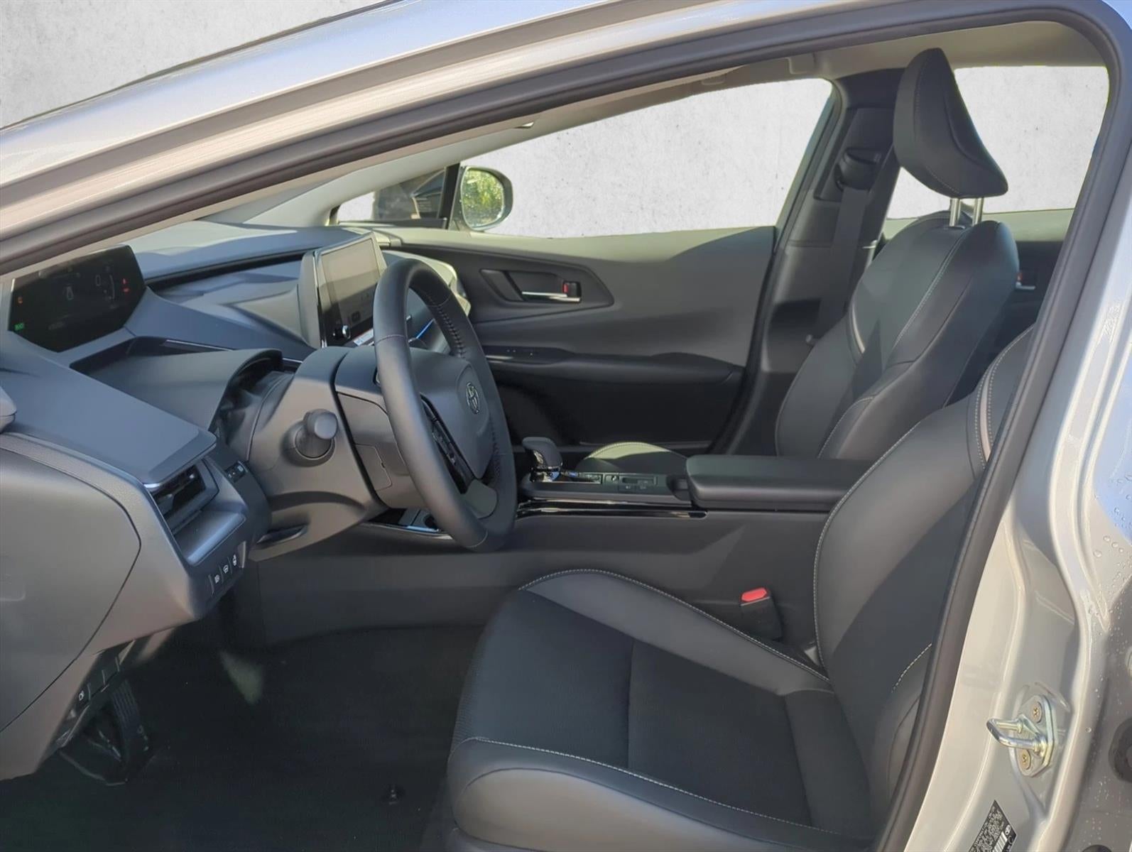 2025 Toyota Prius XLE (Natl)