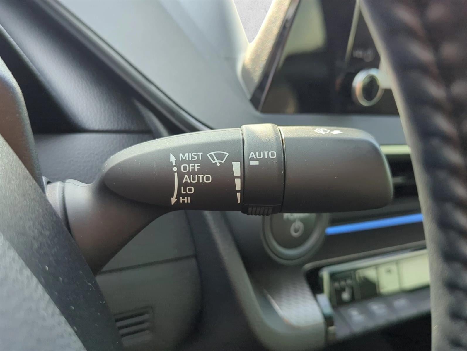 2025 Toyota Prius XLE (Natl)