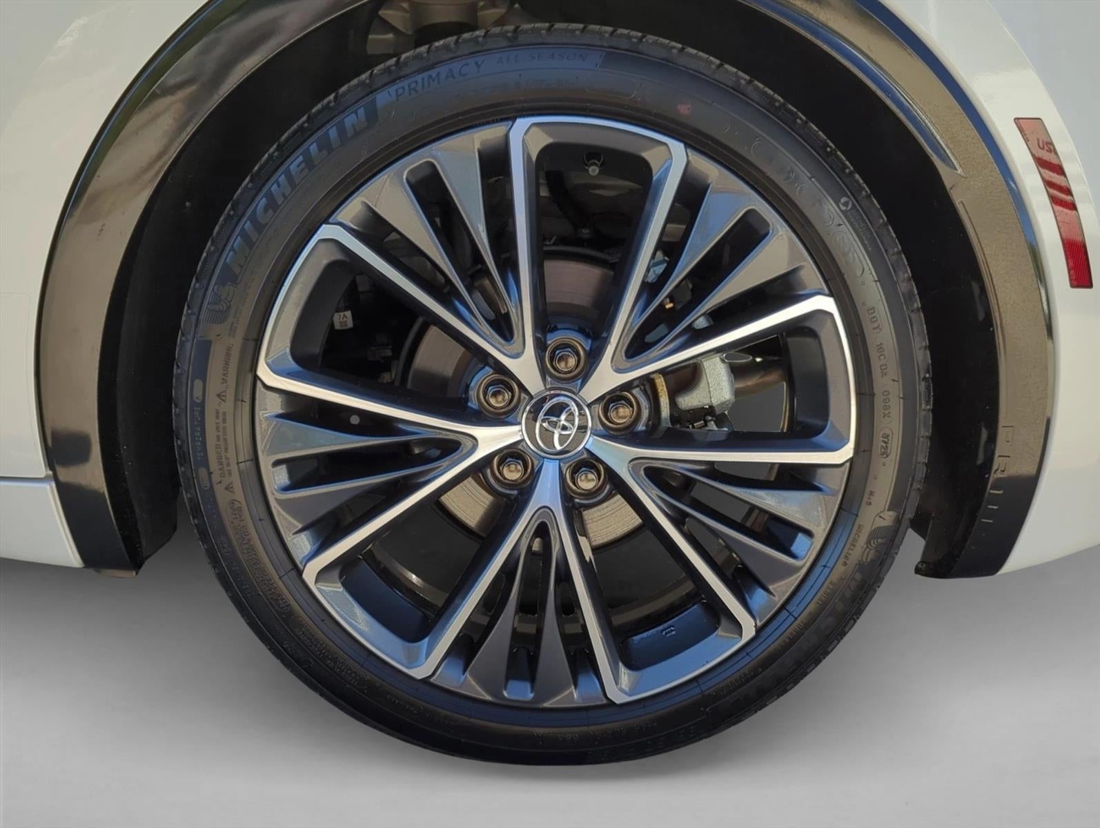 2025 Toyota Prius XLE (Natl)