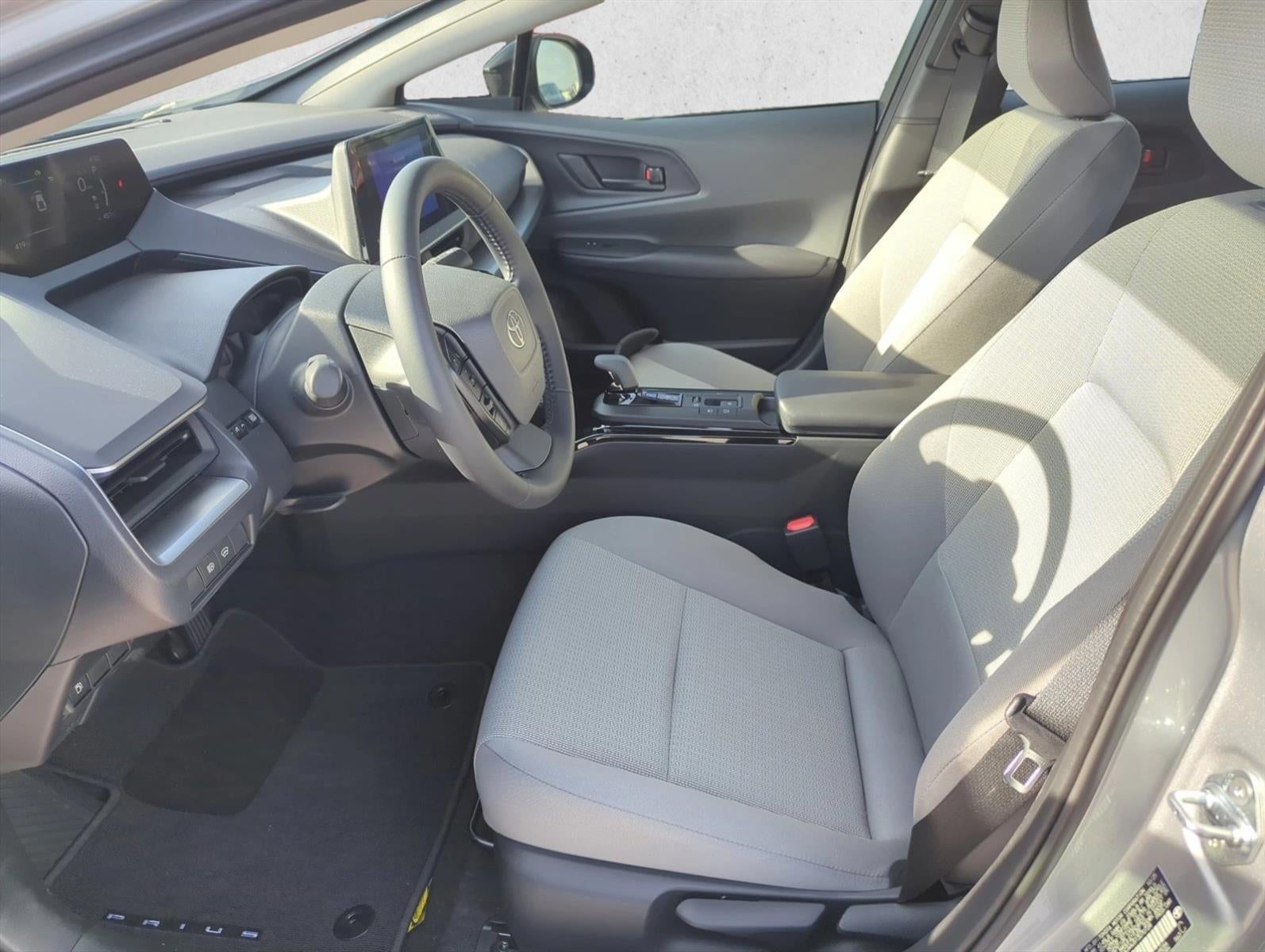 2026 Toyota Prius LE (Natl)