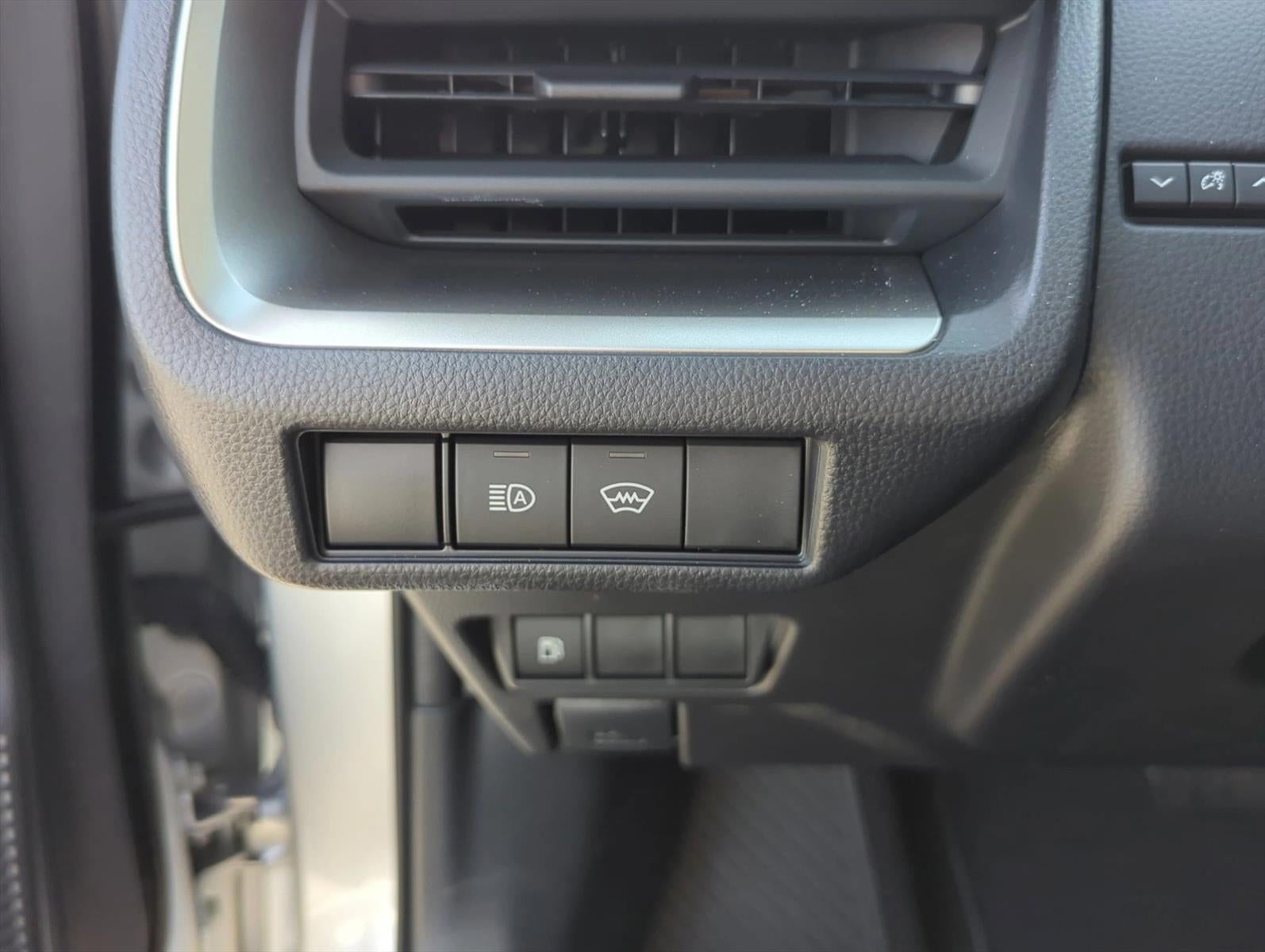 2026 Toyota Prius LE (Natl)