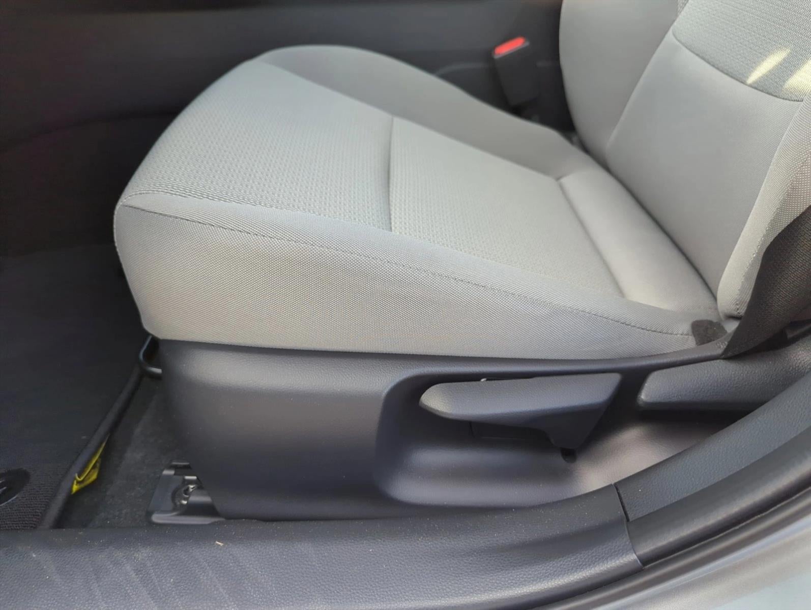 2026 Toyota Prius LE (Natl)