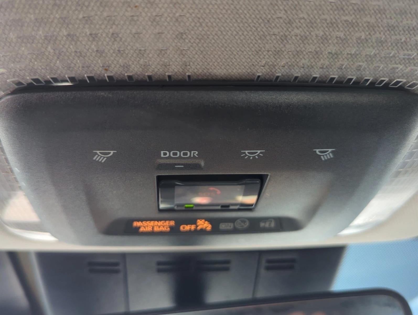 2024 Toyota Prius XLE (Natl)
