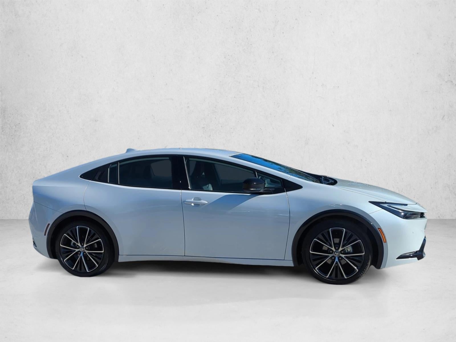 2025 Toyota Prius XLE (Natl)