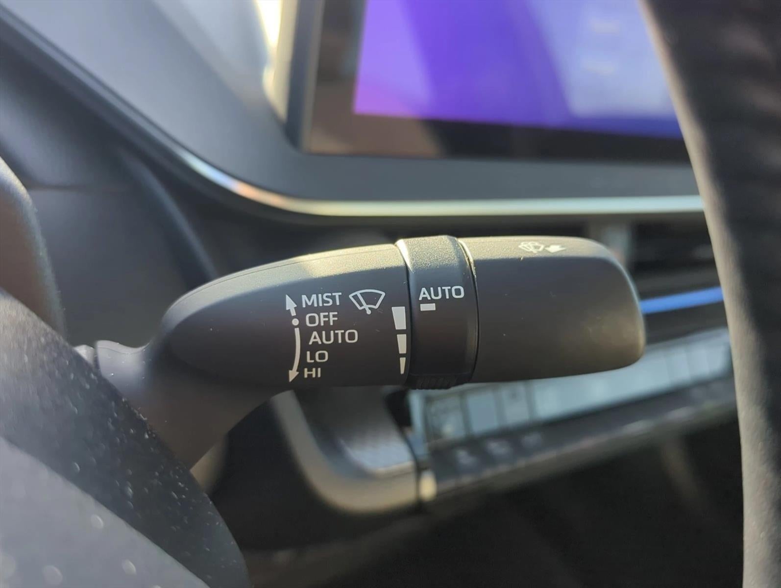 2024 Toyota Prius XLE (Natl)