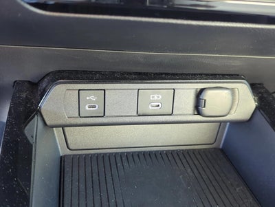 2024 Toyota Prius XLE (Natl)