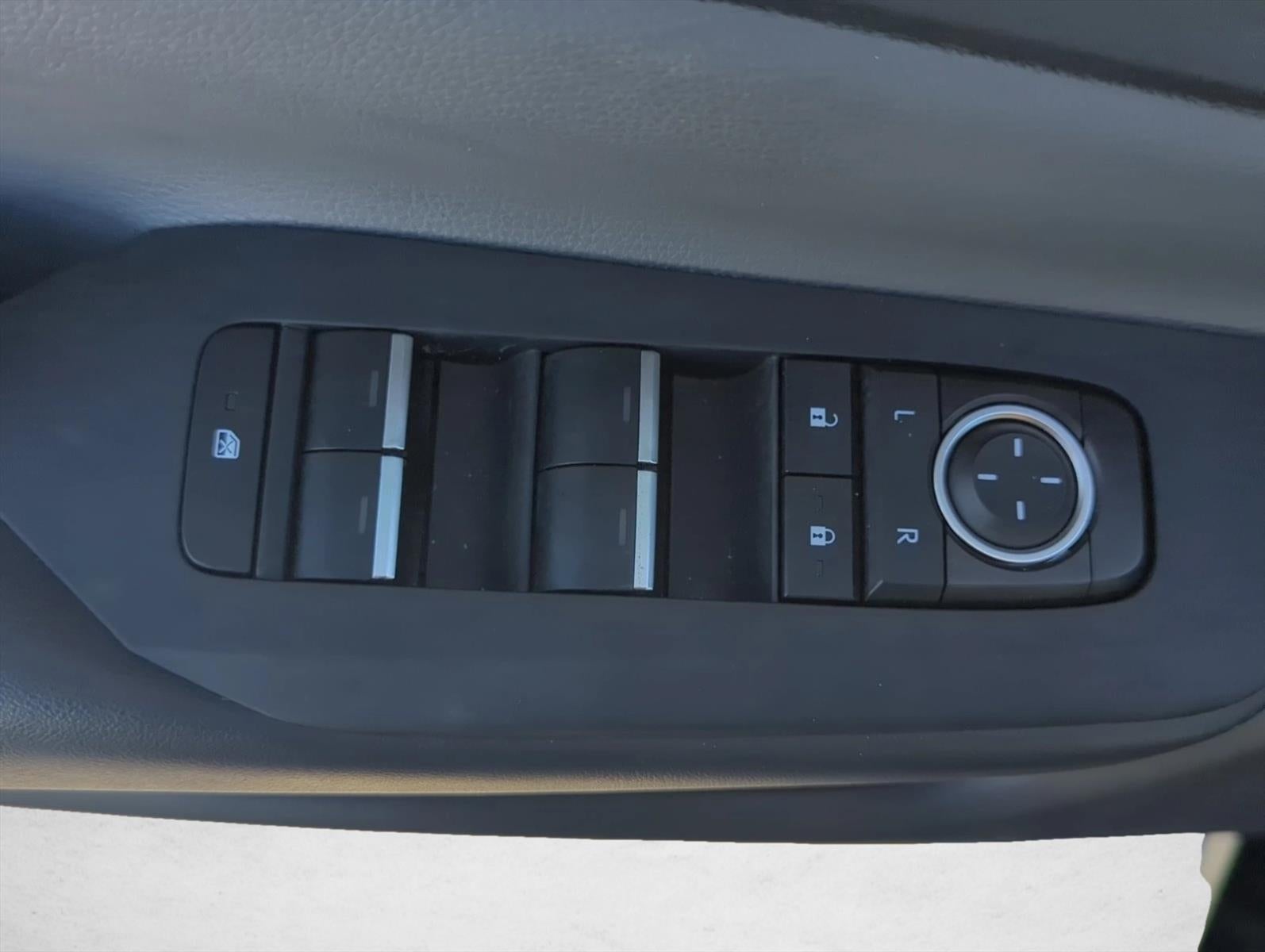 2024 Toyota Prius XLE (Natl)
