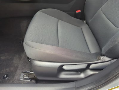 2025 Toyota Prius LE (Natl)
