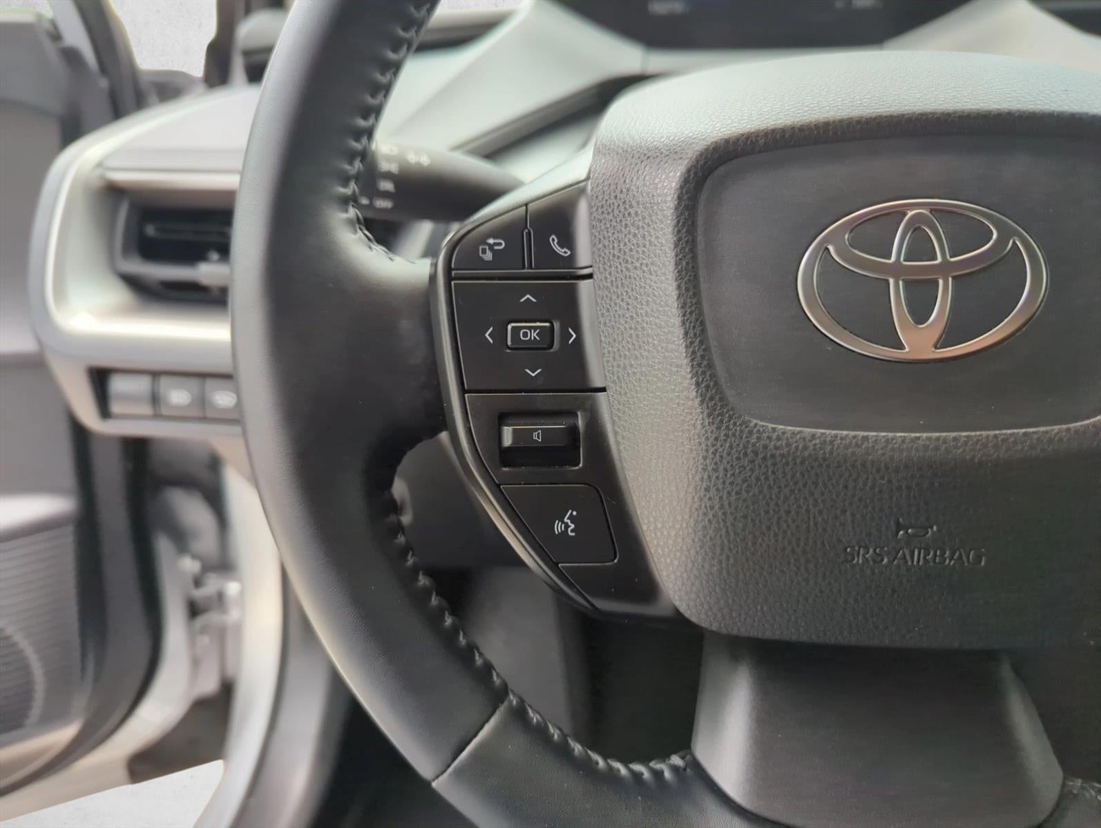 2025 Toyota Prius LE (Natl)