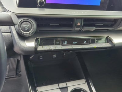 2025 Toyota Prius LE (Natl)