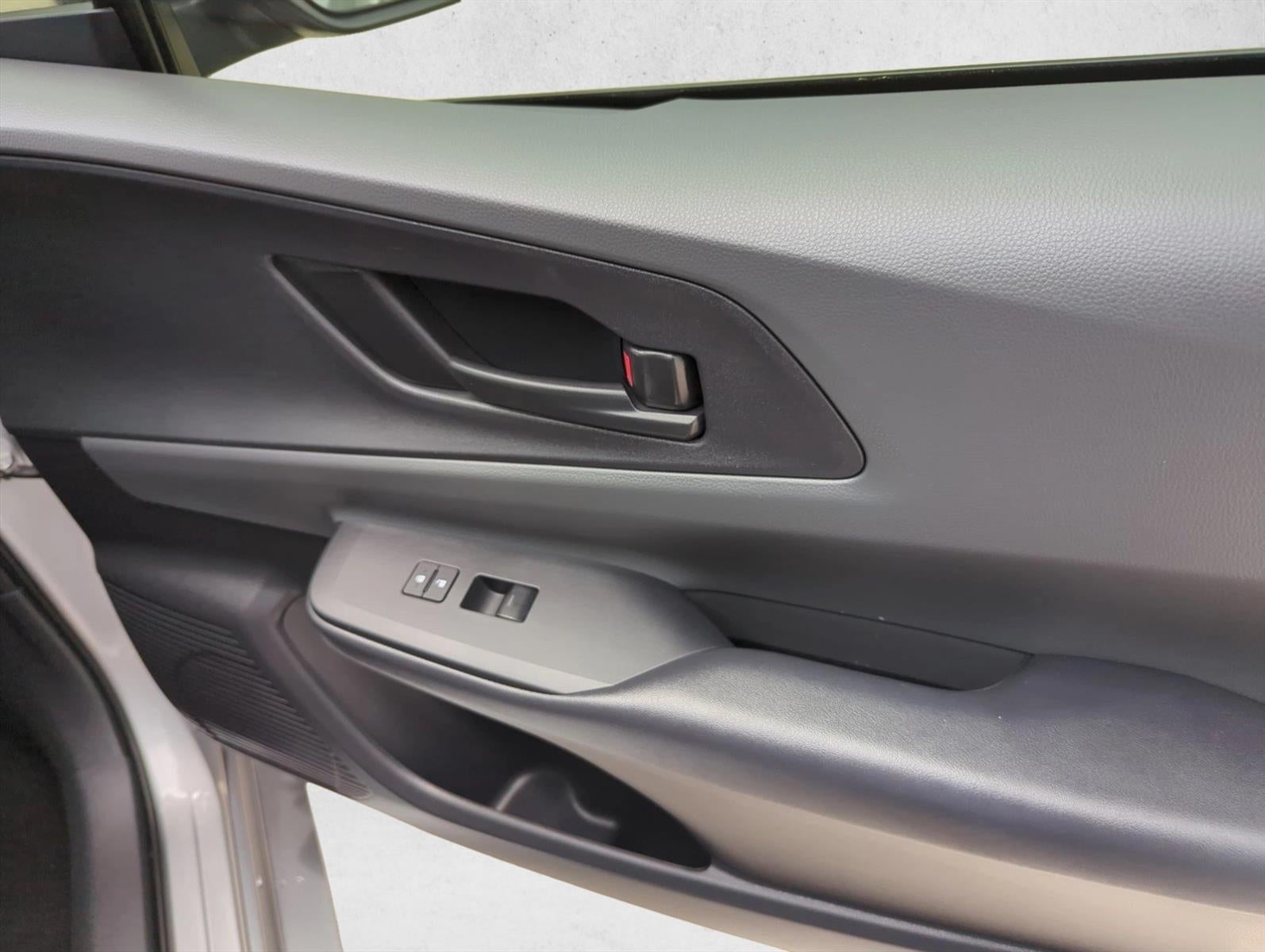 2025 Toyota Prius LE (Natl)