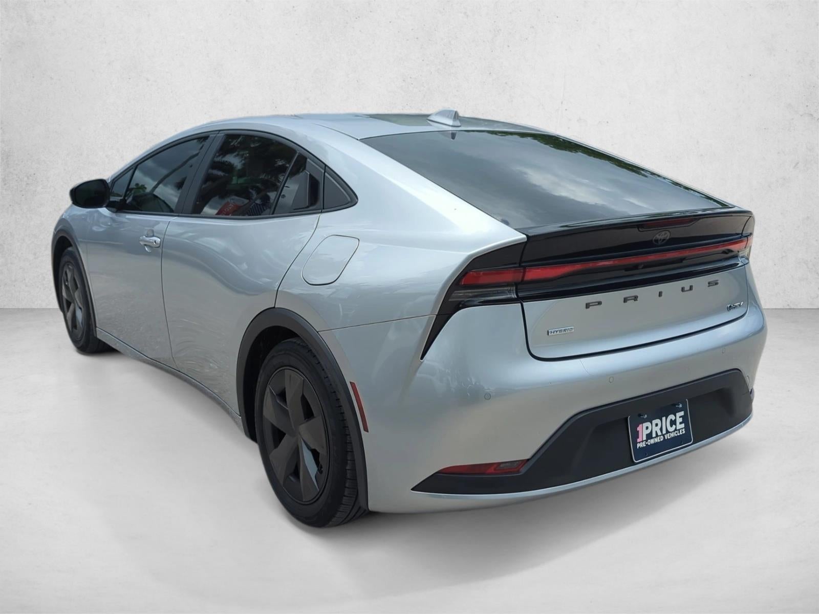 2025 Toyota Prius LE (Natl)
