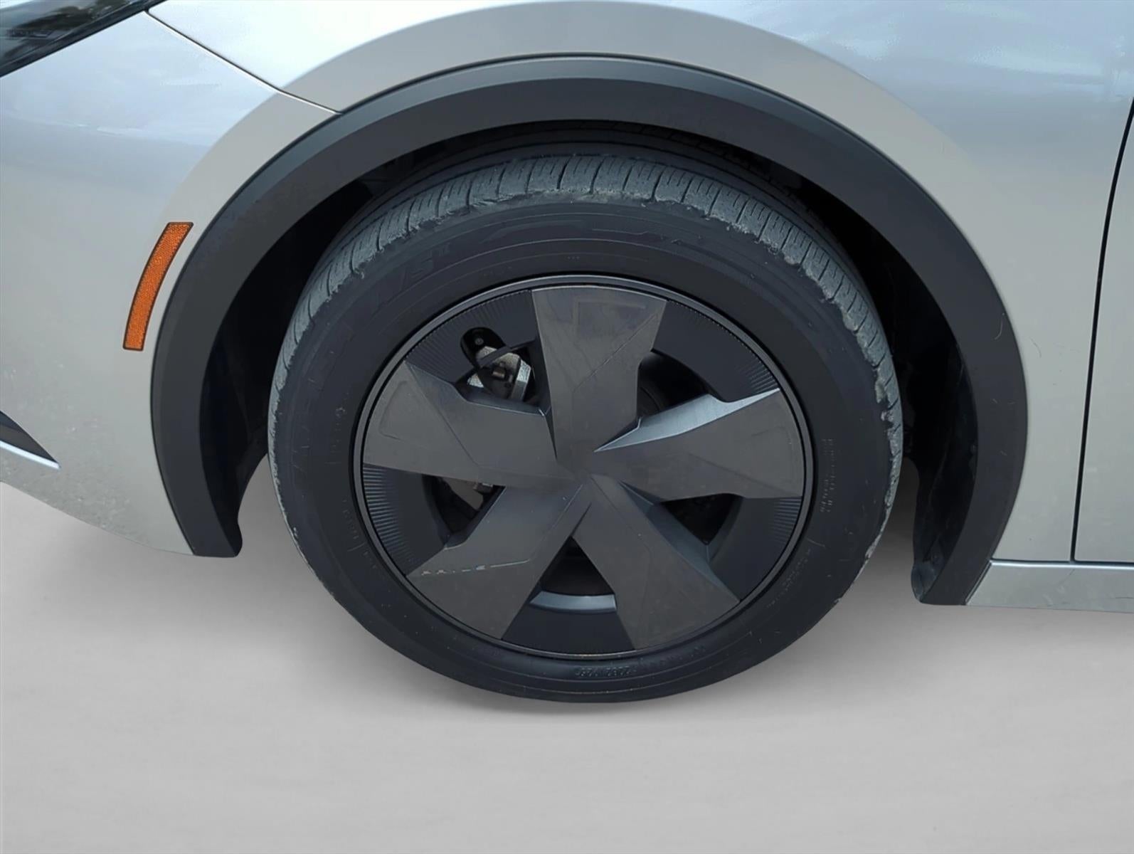 2025 Toyota Prius LE (Natl)