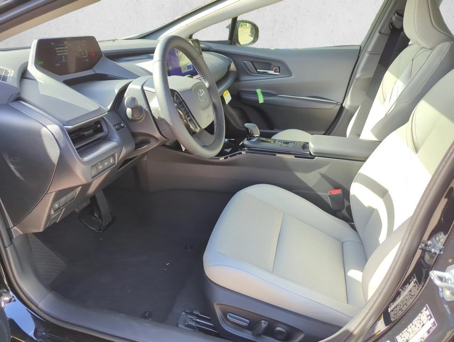 2026 Toyota Prius XLE (Natl)