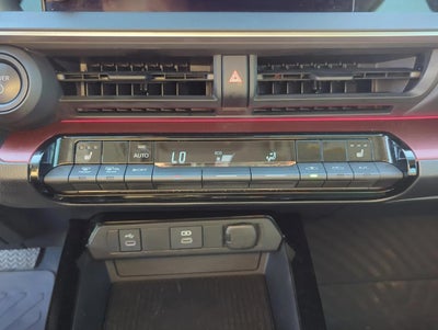 2024 Toyota Prius Prime XSE (Natl)