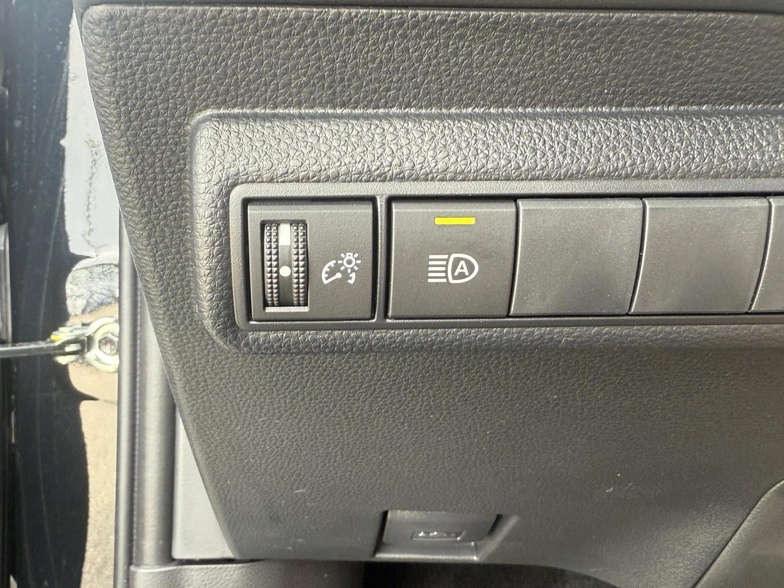 2026 Toyota Corolla Hybrid LE FWD (Natl)