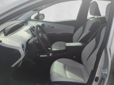 2021 Toyota Prius XLE (Natl)