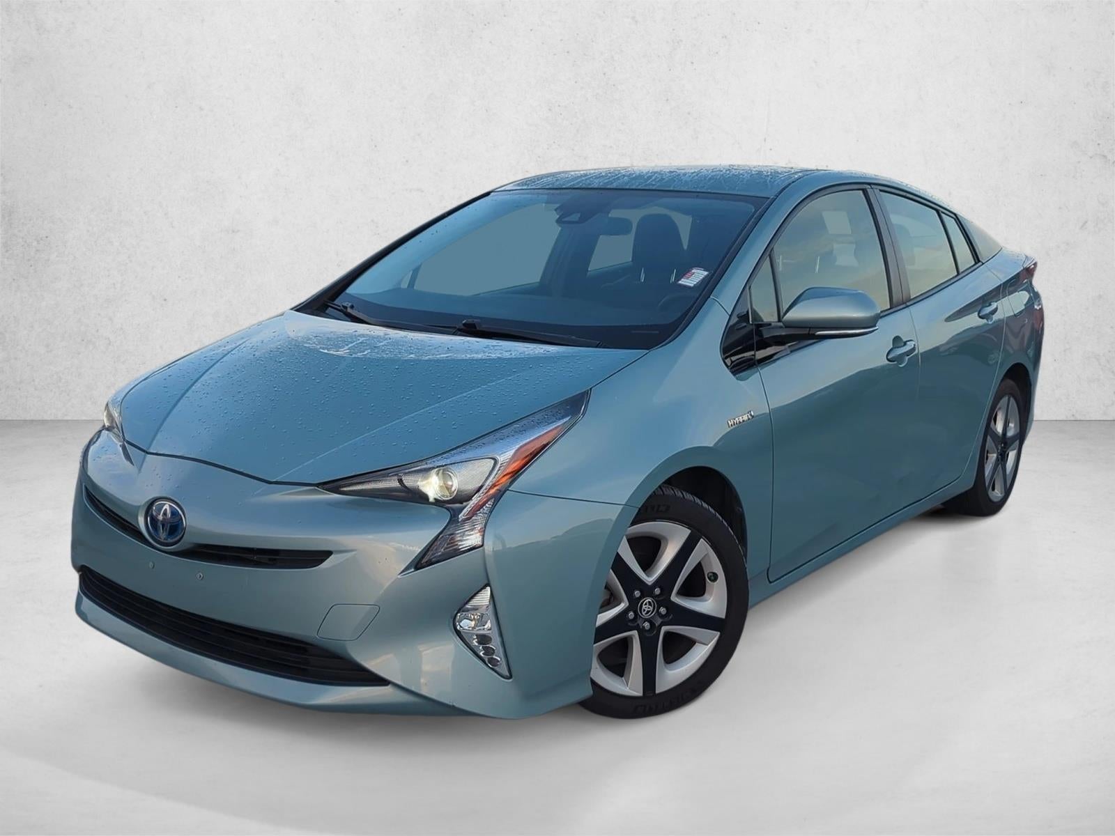 2017 Toyota Prius Three Touring (Natl)
