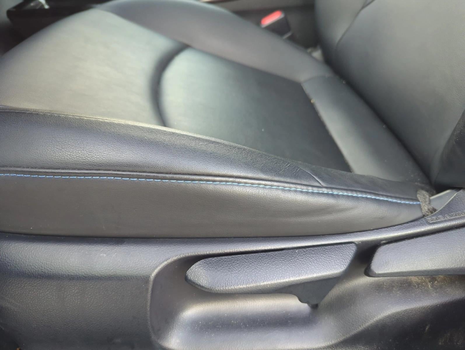 2017 Toyota Prius Three Touring (Natl)