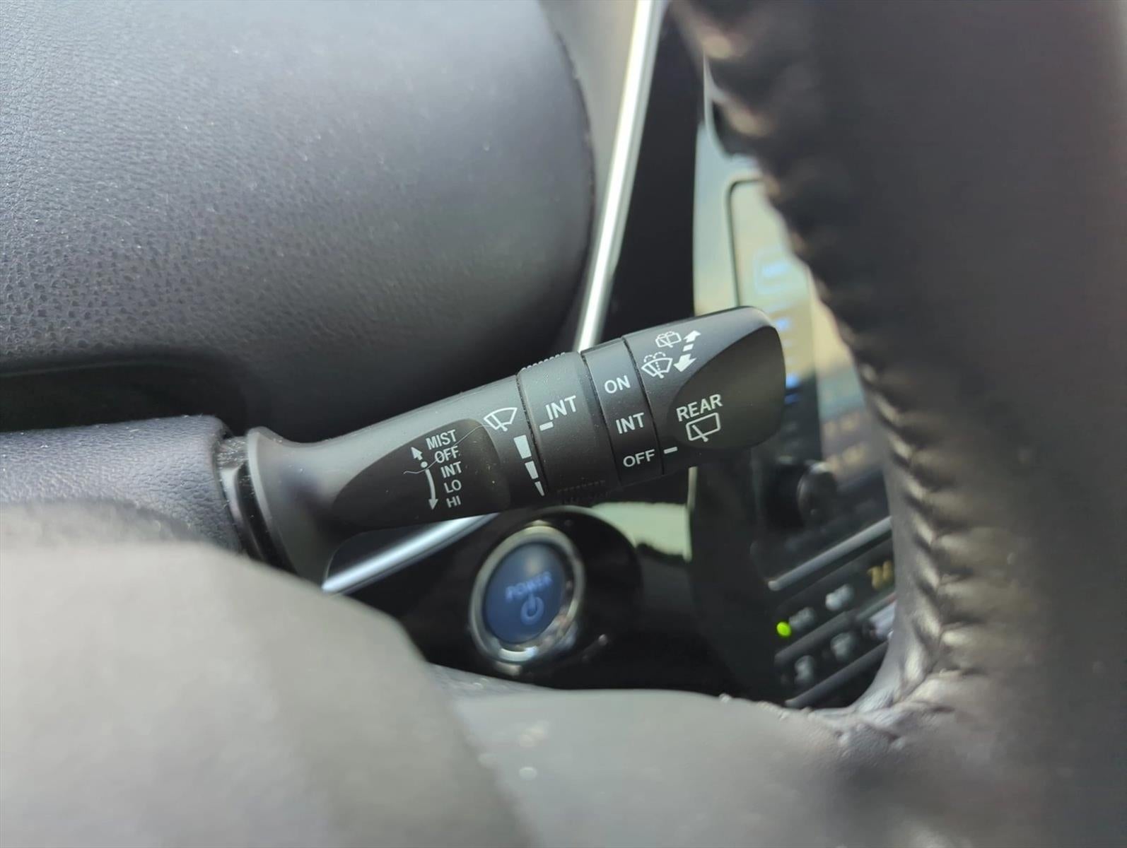 2017 Toyota Prius Three Touring (Natl)