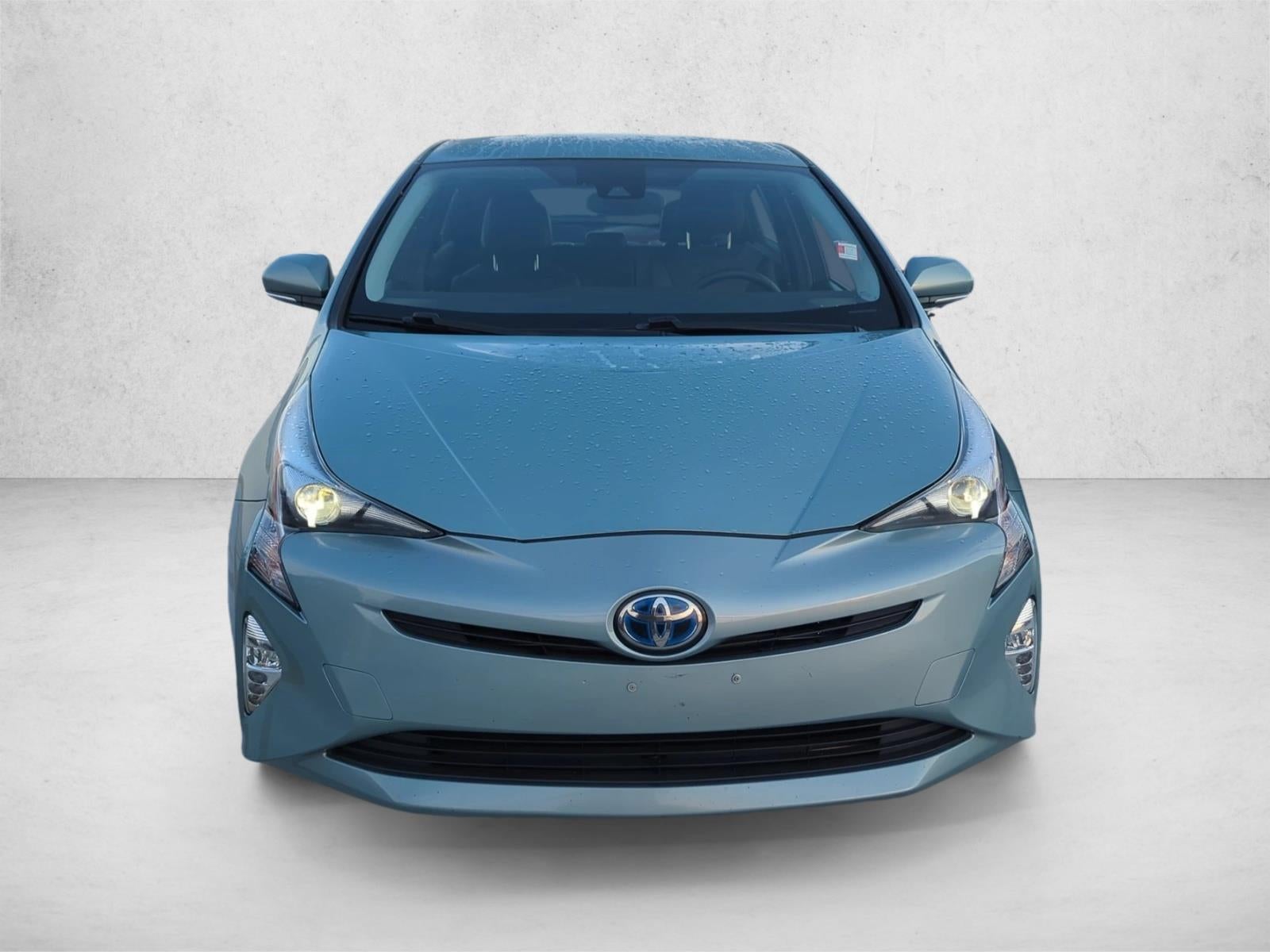 2017 Toyota Prius Three Touring (Natl)