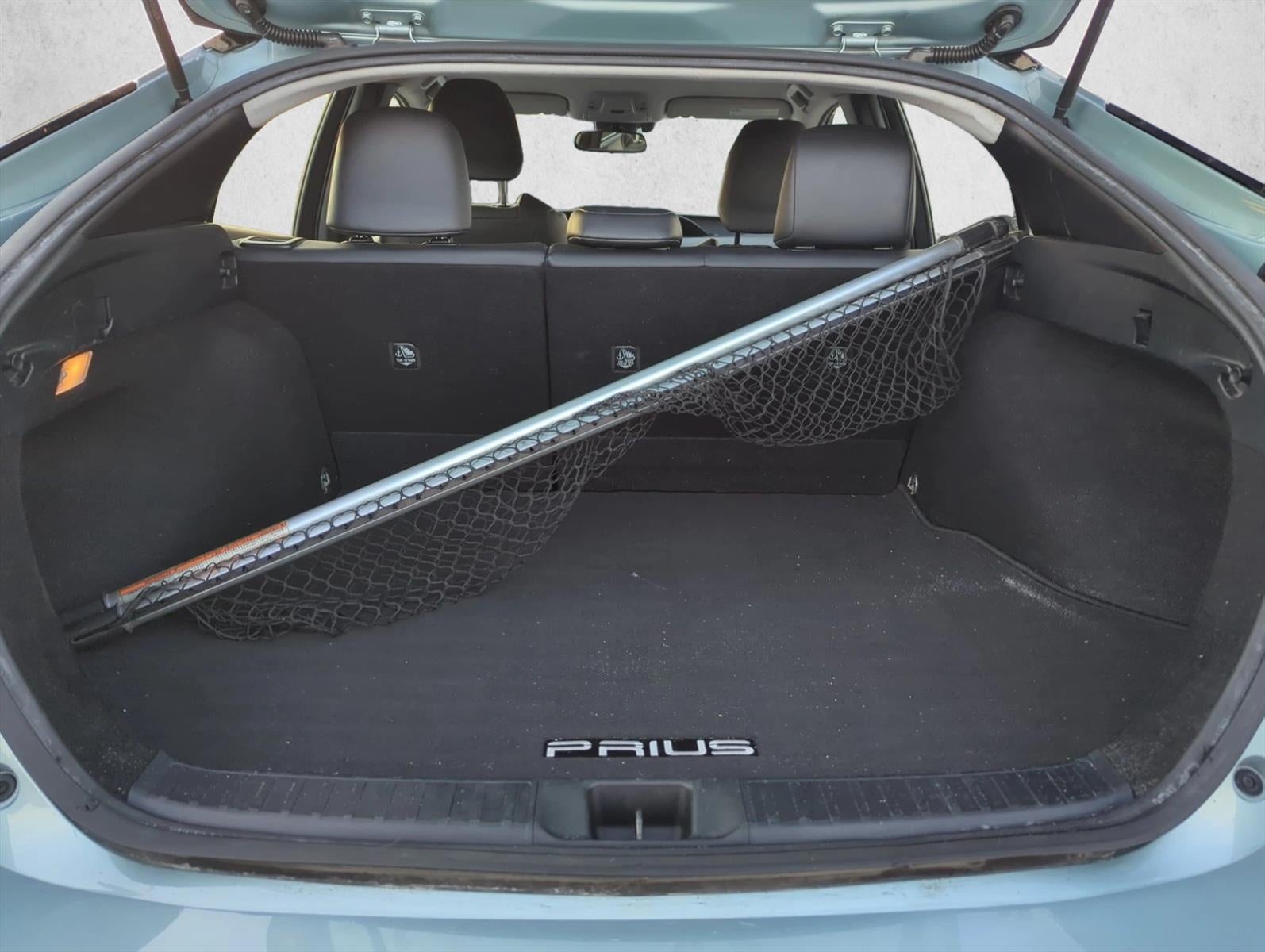 2017 Toyota Prius Three Touring (Natl)