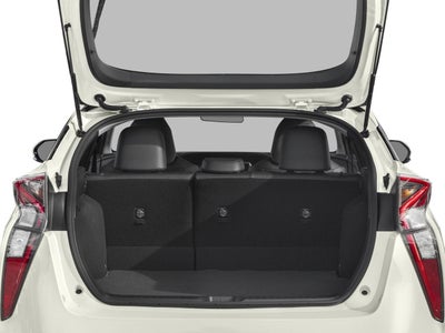 2017 Toyota Prius Three Touring (Natl)