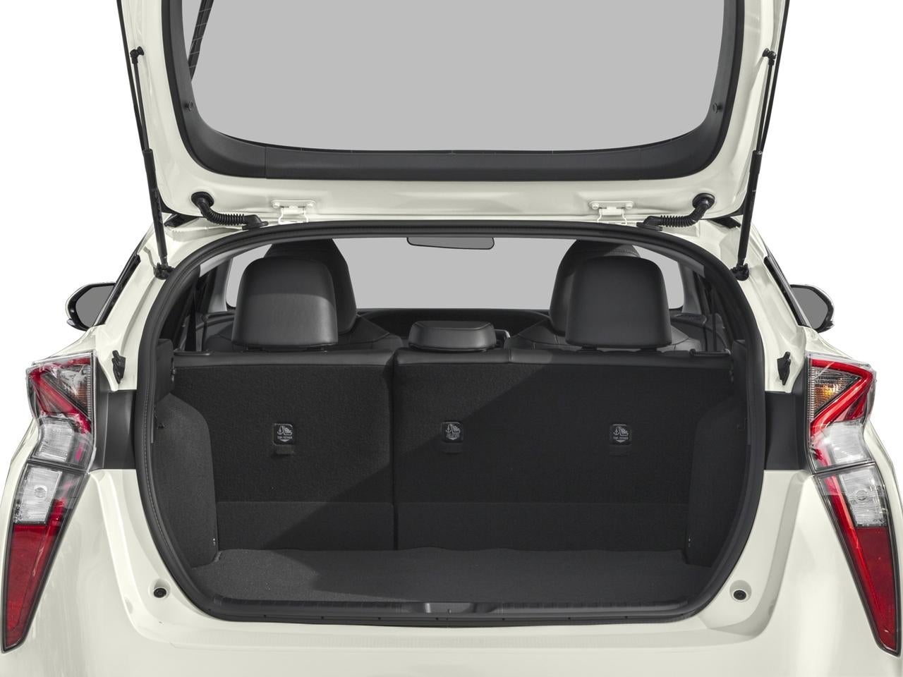 2017 Toyota Prius Three Touring (Natl)