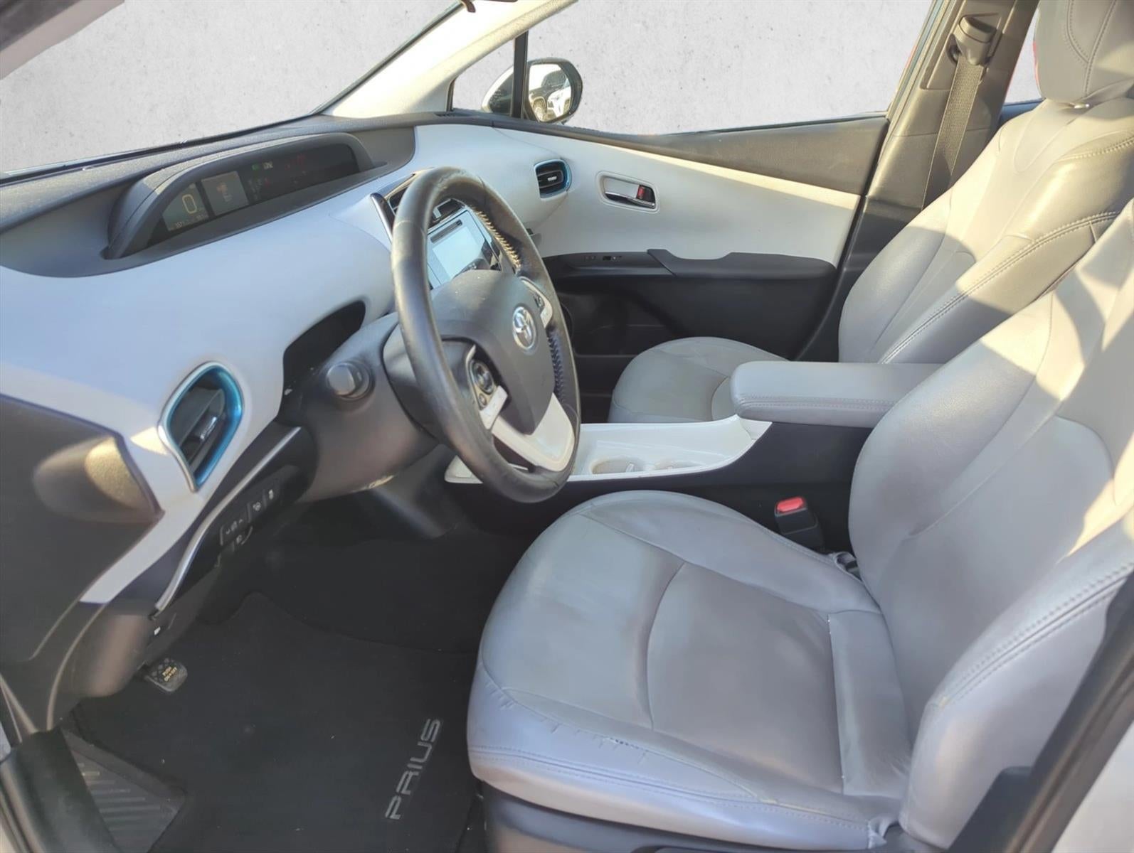 2017 Toyota Prius Three (GS)