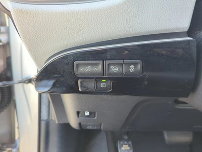 2017 Toyota Prius Three (GS)