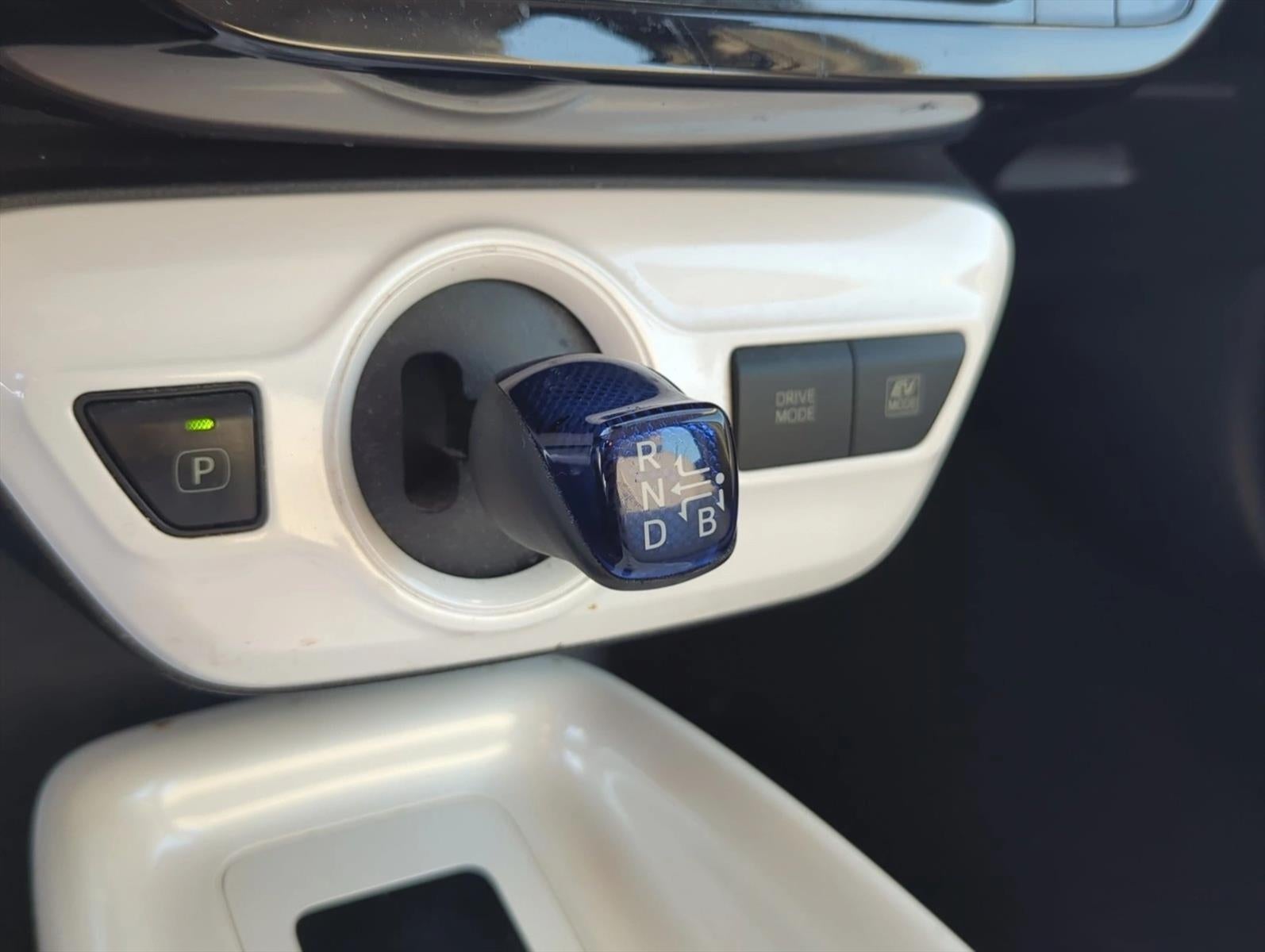 2017 Toyota Prius Three (GS)