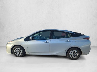 2017 Toyota Prius Three (GS)