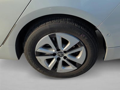 2017 Toyota Prius Three (GS)