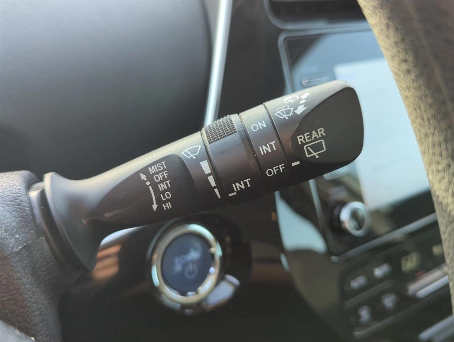 2020 Toyota Prius LE (Natl)