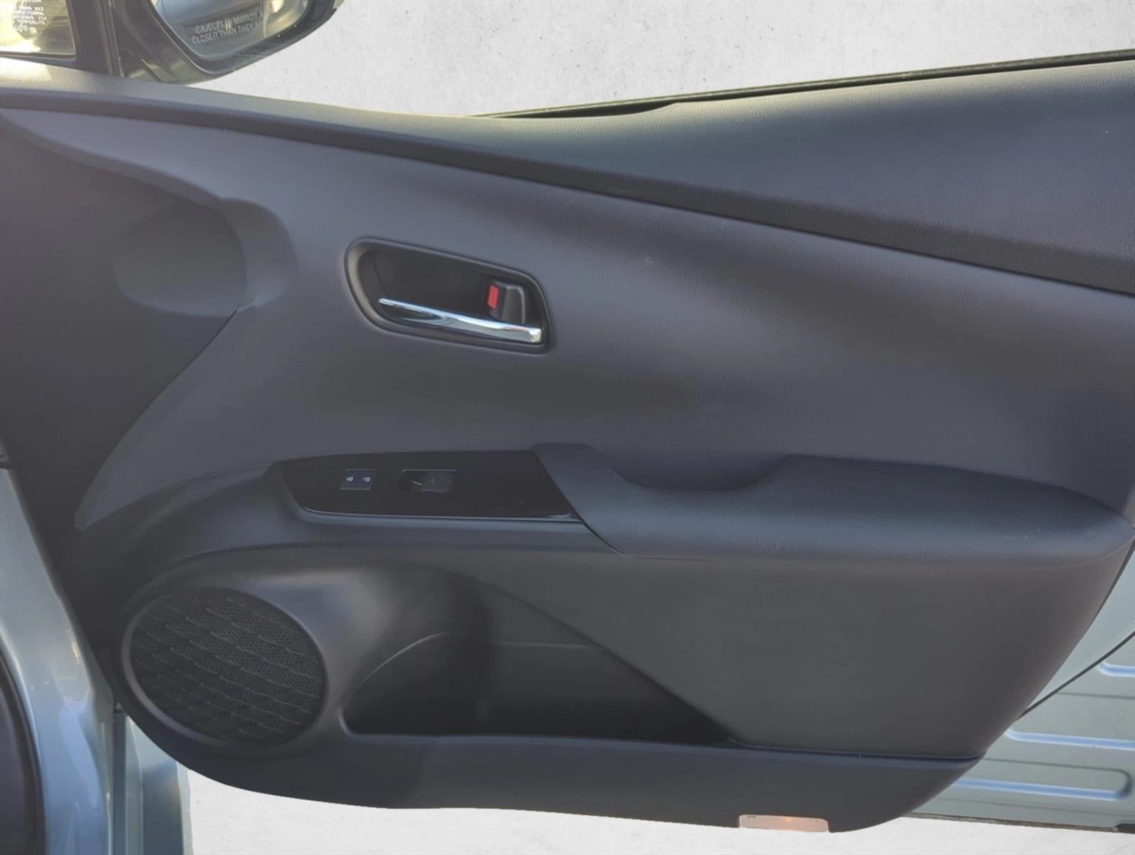 2020 Toyota Prius LE (Natl)