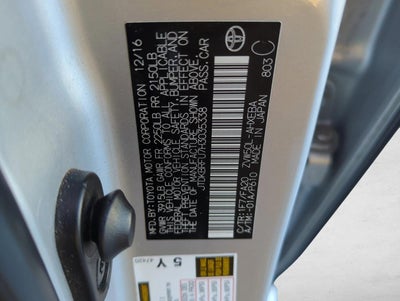 2017 Toyota Prius Two (SE)