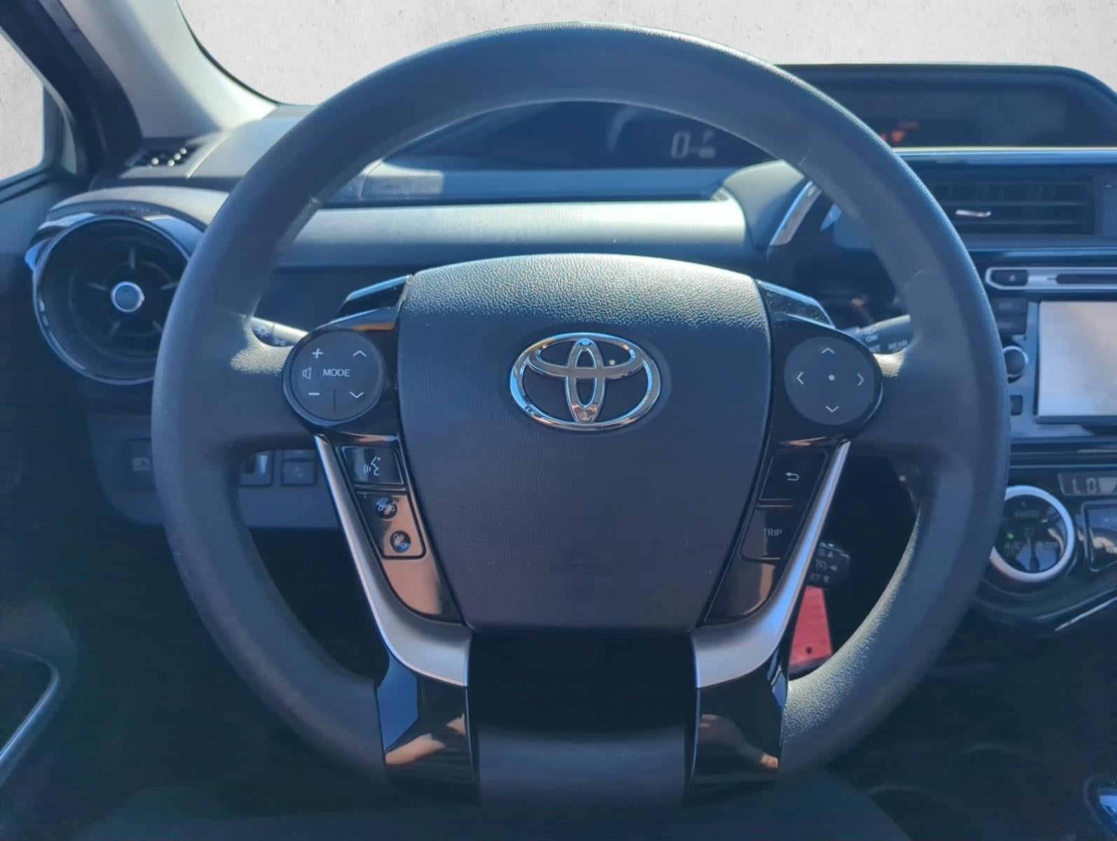 2018 Toyota Prius c Two (GS)