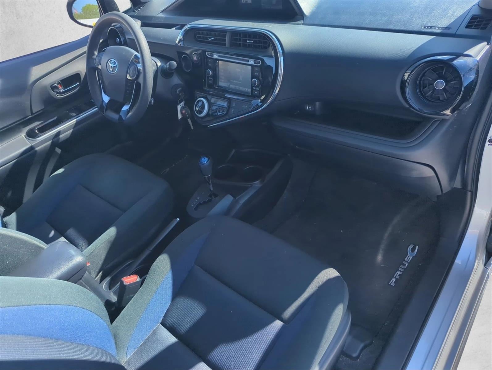 2018 Toyota Prius c Two (GS)