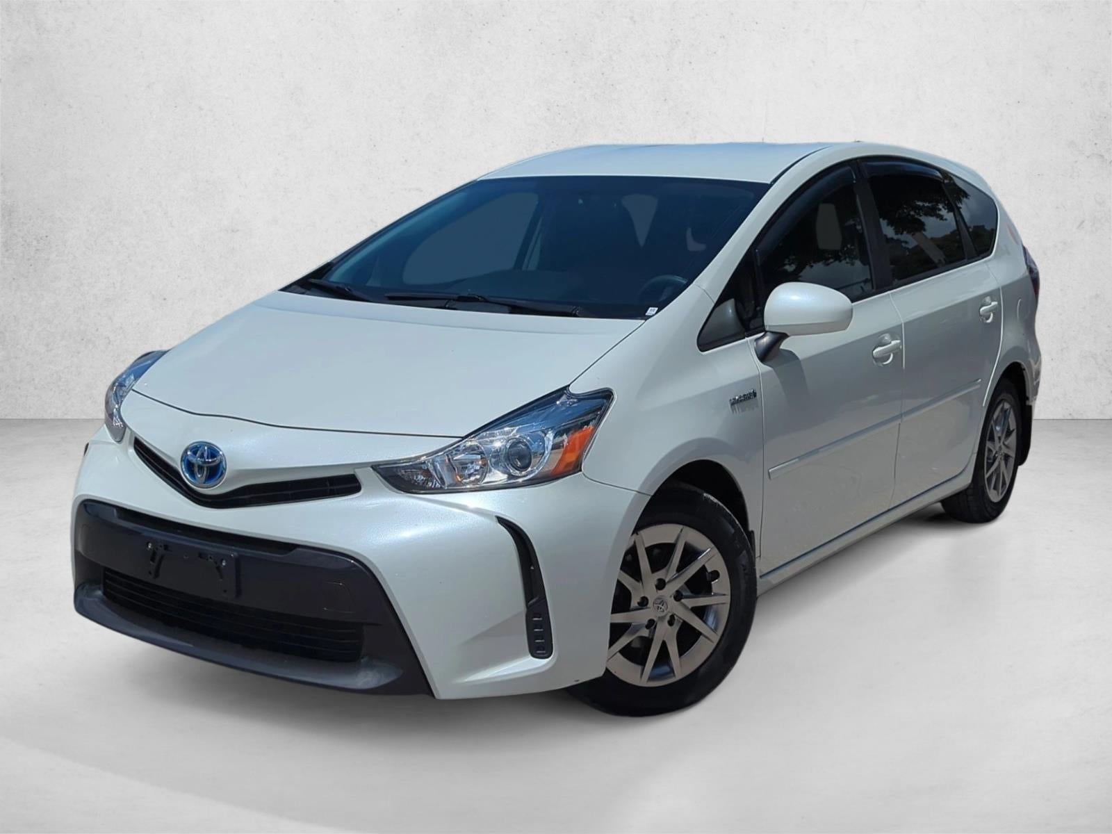 2017 Toyota Prius v Two (Natl)