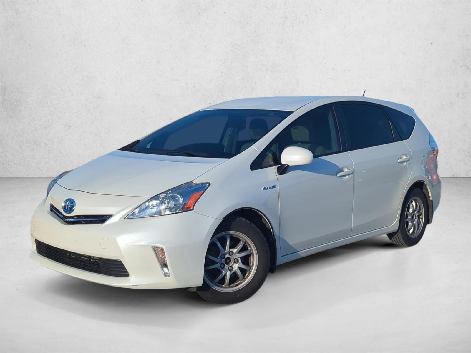 2014 Toyota Prius v 5dr Wgn Three (Natl)