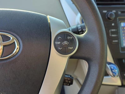 2014 Toyota Prius v 5dr Wgn Three (Natl)