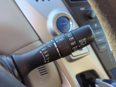 2014 Toyota Prius v 5dr Wgn Three (Natl)