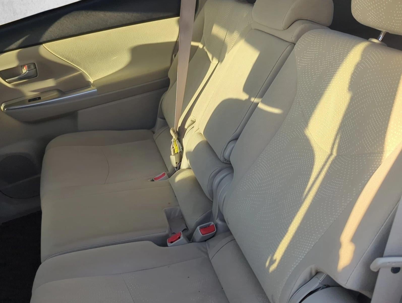 2014 Toyota Prius v 5dr Wgn Three (Natl)