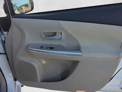 2014 Toyota Prius v 5dr Wgn Three (Natl)